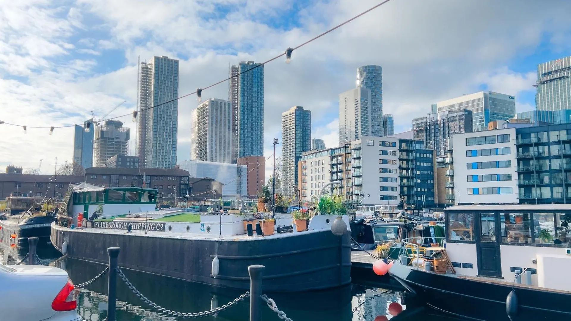 Апартаменты Private Garden Property London Canary Wharf East