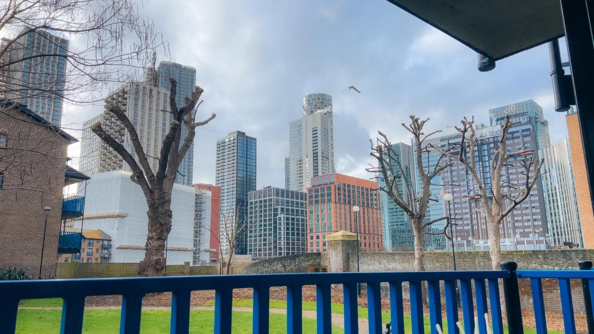 Private Garden Property London Canary Wharf East